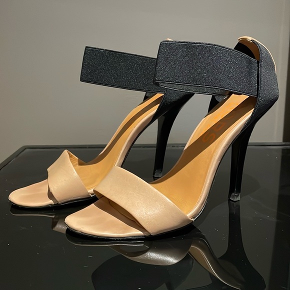 Michael Kors Shoes - Michael Kors Colour Block Heels US 6.5